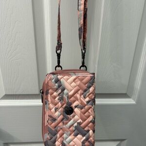 🩷 lug Pink & Gray Quilted Camouflage Crossbody